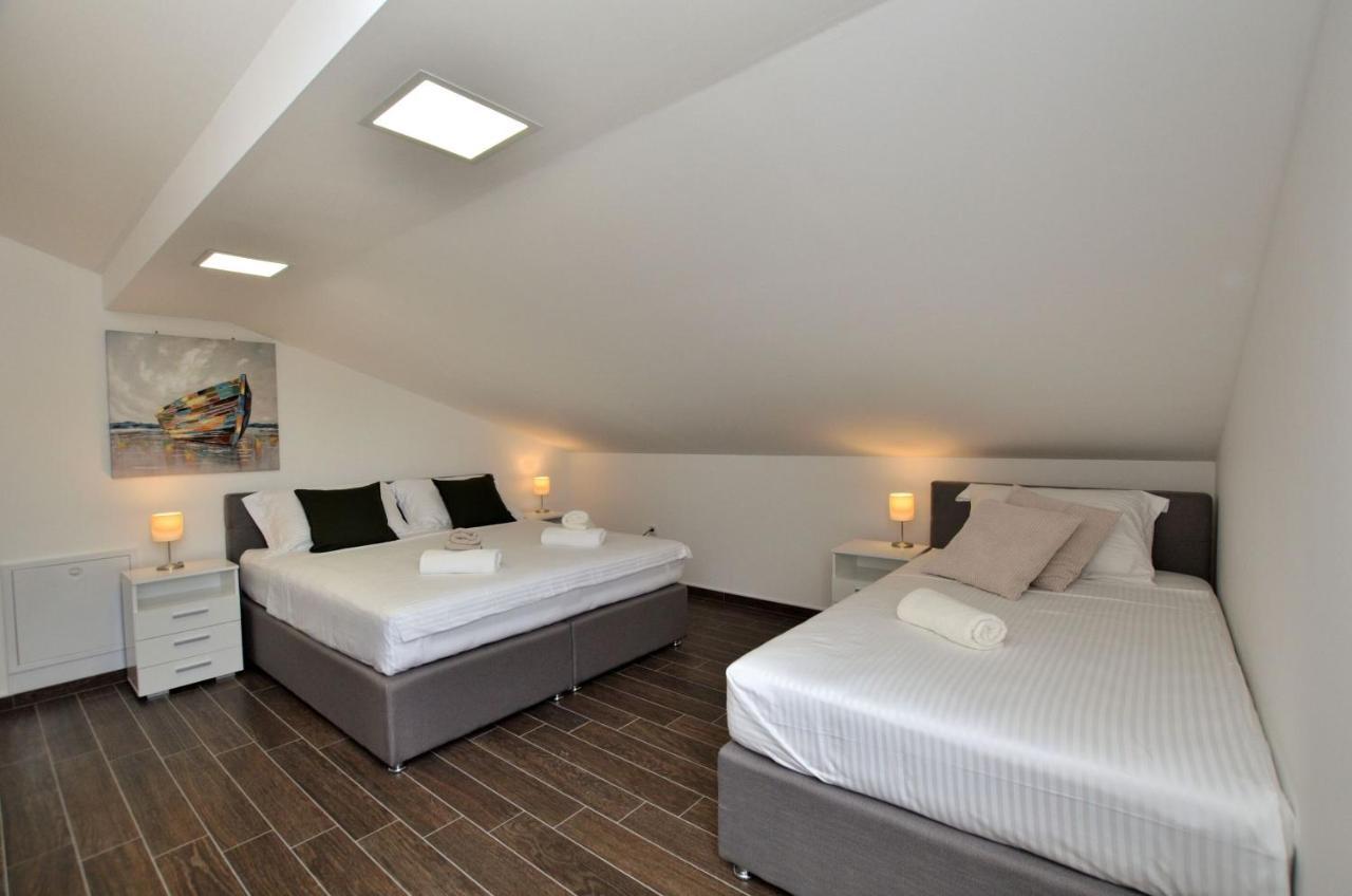 Apartments Villa Sofia Martinšćica المظهر الخارجي الصورة